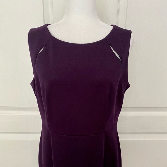 Kasper Plum Sleeveless Sheath Dress Size 10 – Elegant Cut-Out Neckline, Like New - Picture 3 of 12